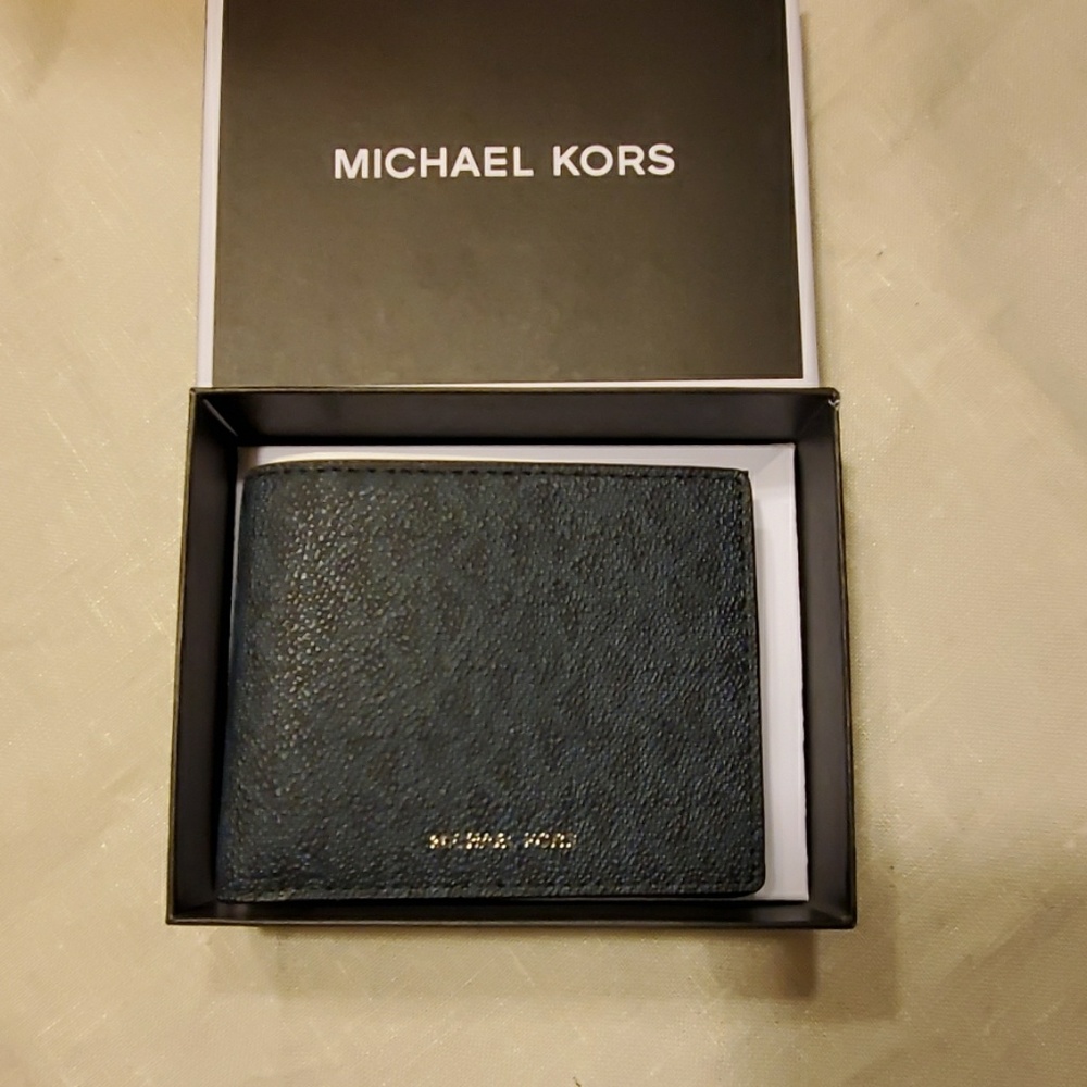 Michael Kors Men's Wallets - Picture 2 of 8